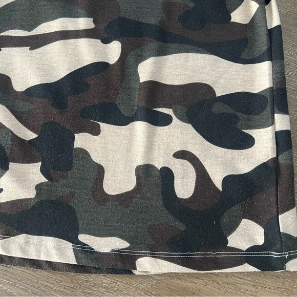 Hayden Short sleeve Camo women’s tshirt with puffy sleeves size Medium - Picture 7 of 8